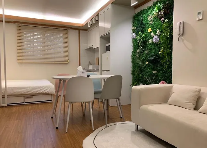 Complace H Villa *