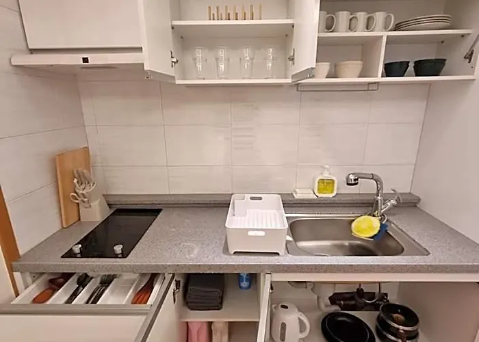 Complace H Villa *